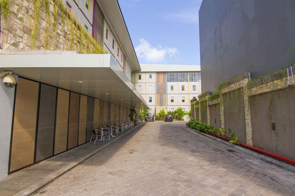 Urban Styles Hitz Kuta Hotel Kuta Lombok Exterior foto