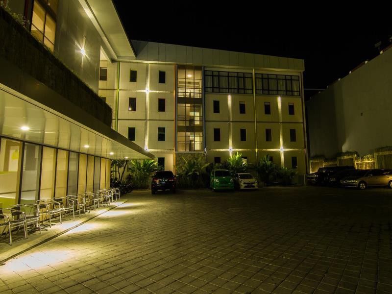 Urban Styles Hitz Kuta Hotel Kuta Lombok Exterior foto