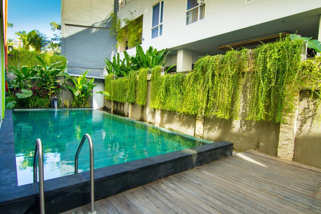 Urban Styles Hitz Kuta Hotel Kuta Lombok Exterior foto