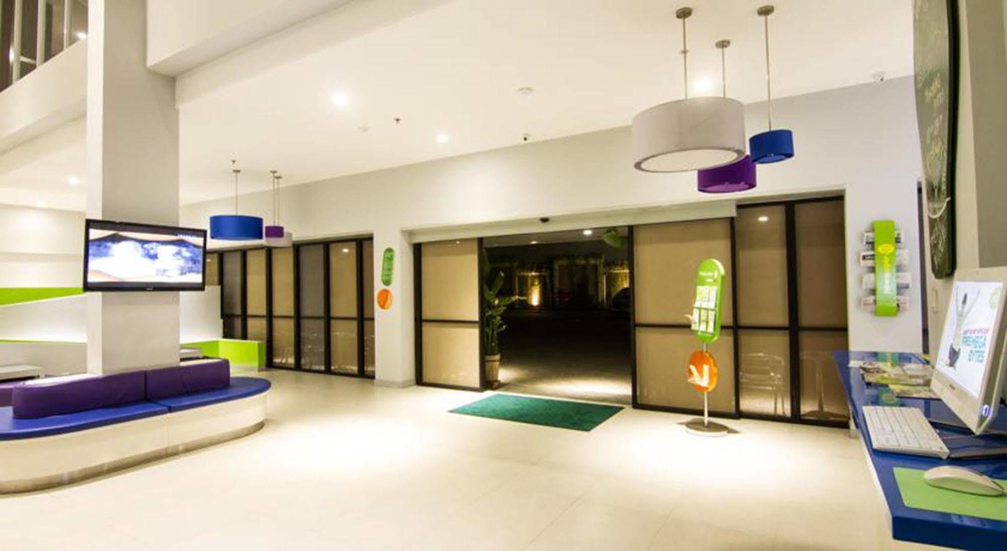 Urban Styles Hitz Kuta Hotel Kuta Lombok Exterior foto